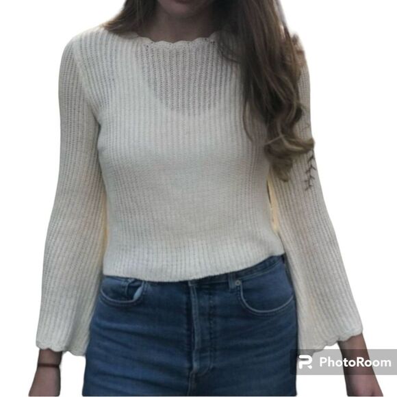 FOREVER 21 Cream Bell Sleeve Cropped Knit Sweater Size Medium NWT - Picture 2 of 10